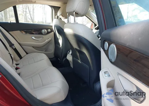 2017 Mercedes-Benz C 300 4Matic из США, поврежденный, VIN 55SWF4KB9HU213040